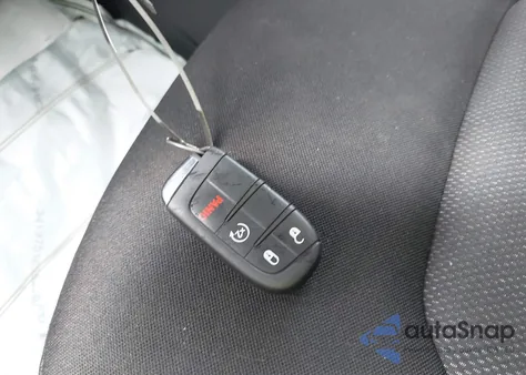 2021 Jeep Renegade Islander 4X4 from USA, damaged, VIN ZACNJDBB0MPM92423